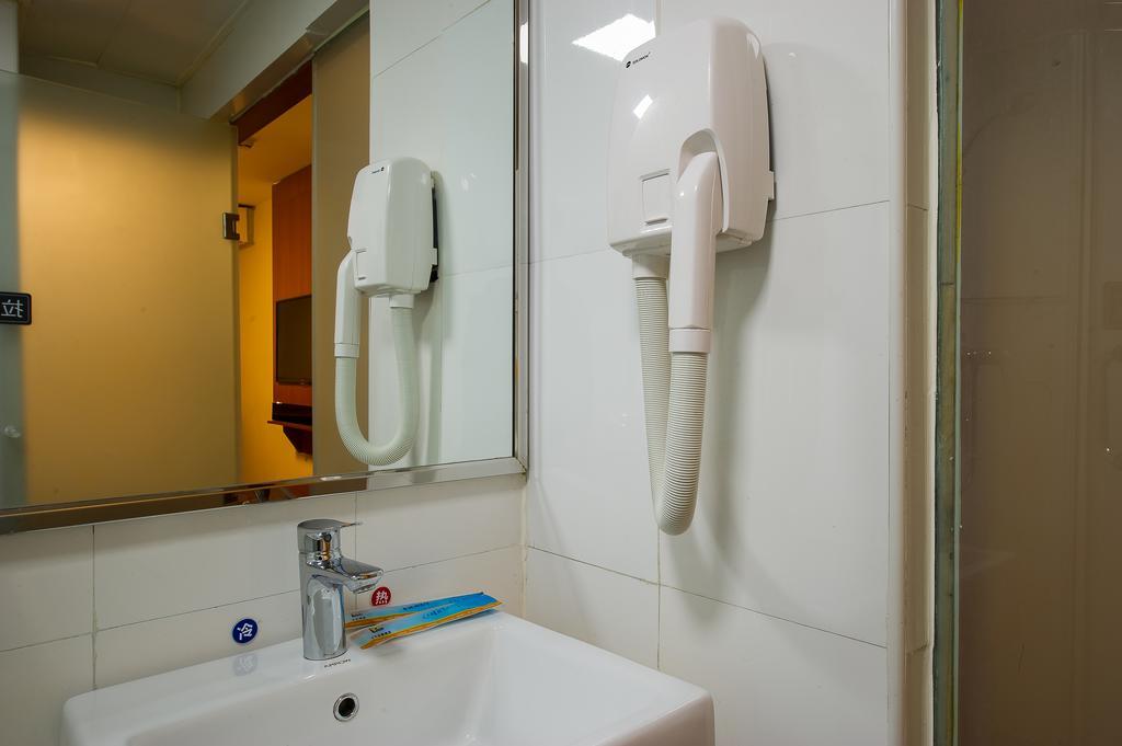 7Days Premium Guilin Seven Star International Exhibition Center Hotel Стая снимка